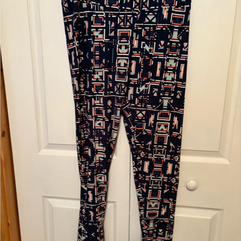 LuLaRoe Geometric Patterned Leggings - Black and Cream